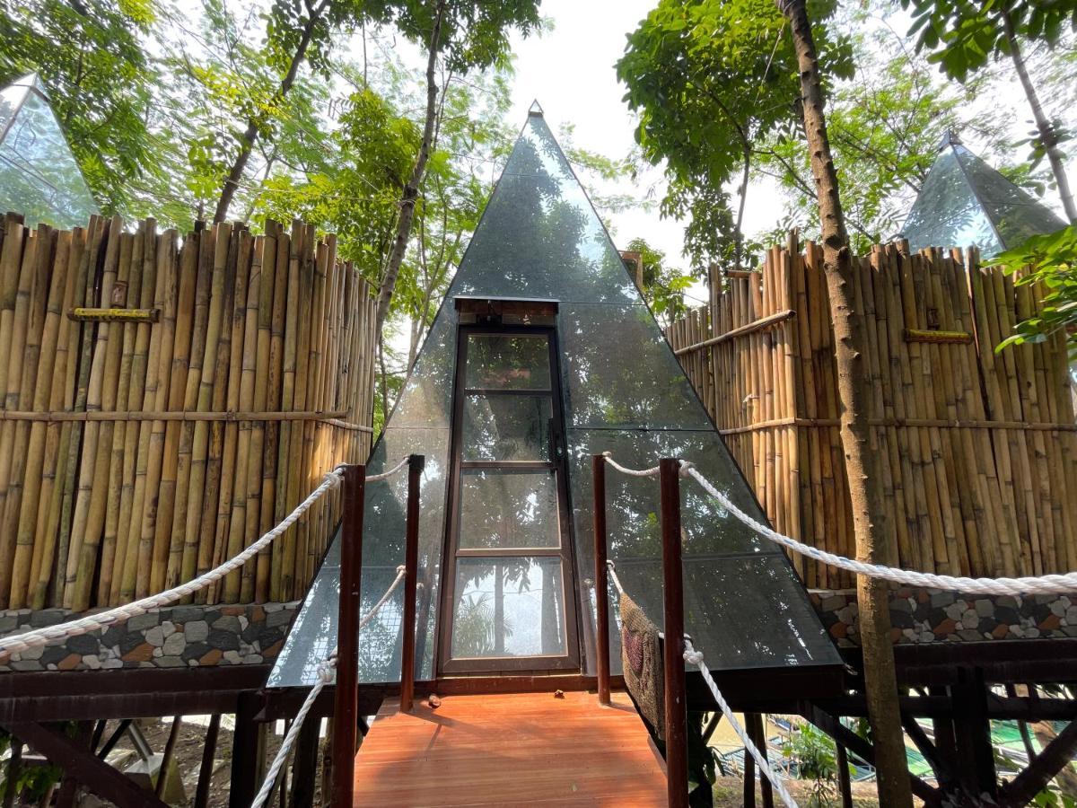 Floating Sanctuary Resort Powered By Cocotel Bulacan Exterior foto