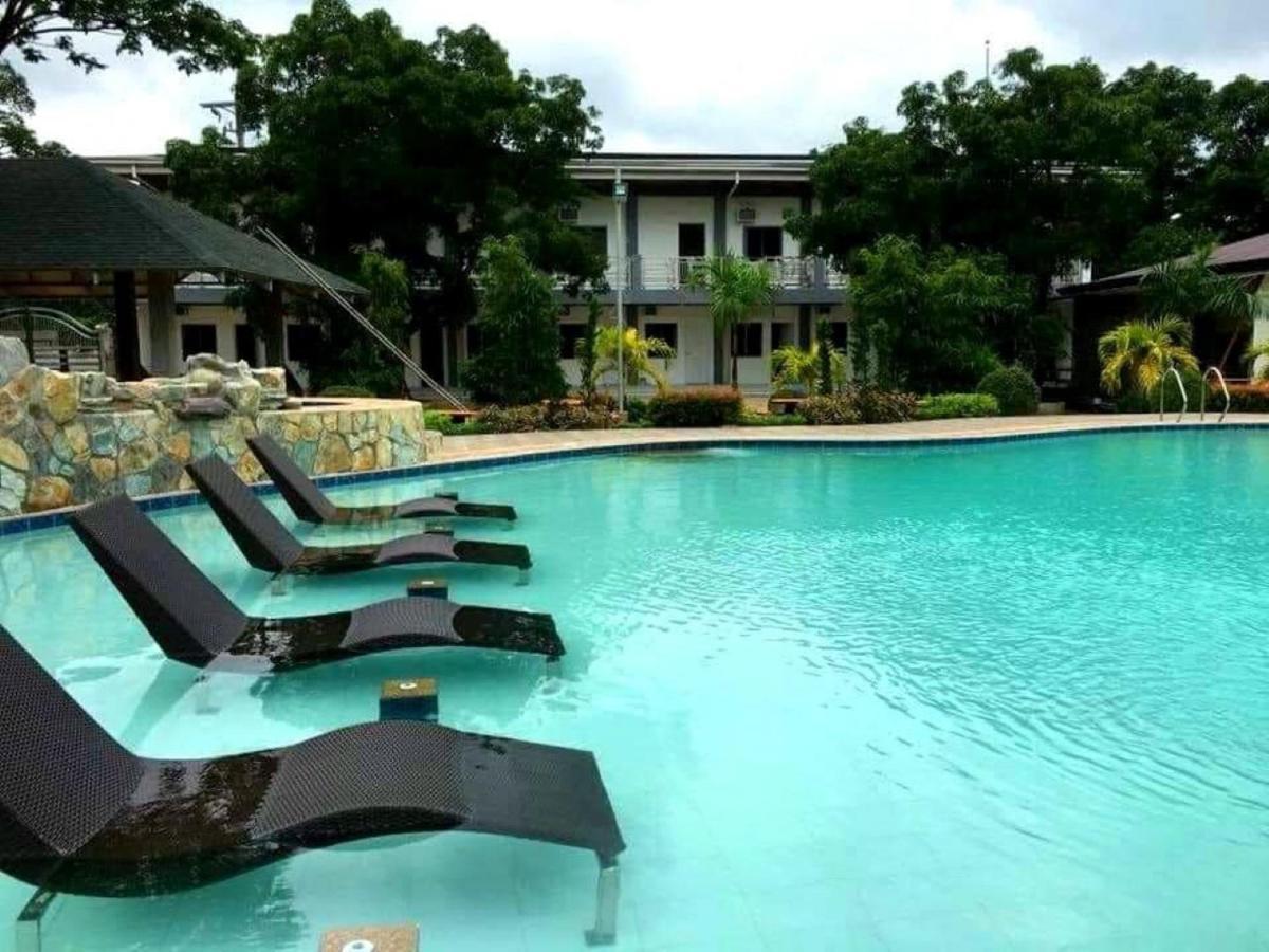 Floating Sanctuary Resort Powered By Cocotel Bulacan Exterior foto