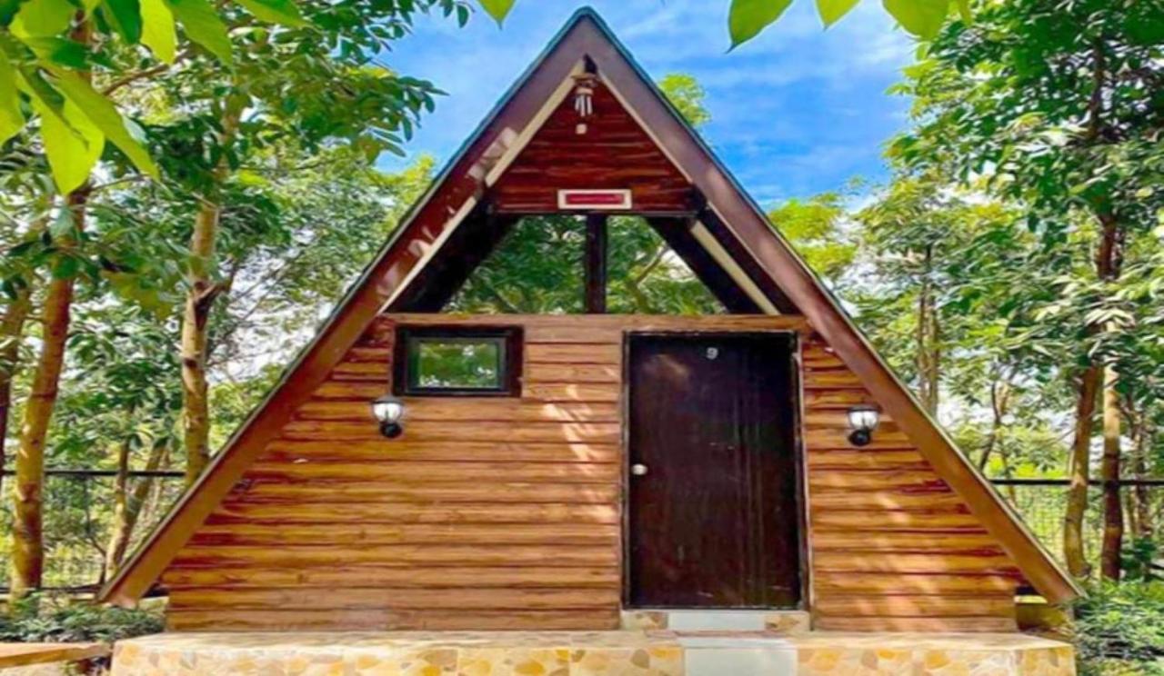 Floating Sanctuary Resort Powered By Cocotel Bulacan Exterior foto